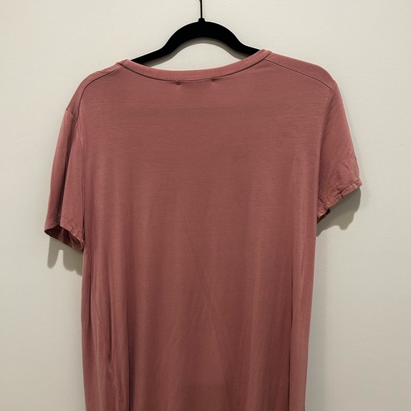 5 -Women’s Tees White, Black (2) , Navy, Blush. Size M/L. - Picture 10 of 14